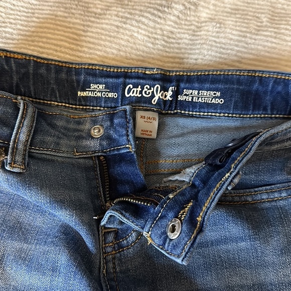Cat & Jack Girls Denim Super Stretch Shorts Laced Hem Size XS 4/5 - Picture 4 of 7